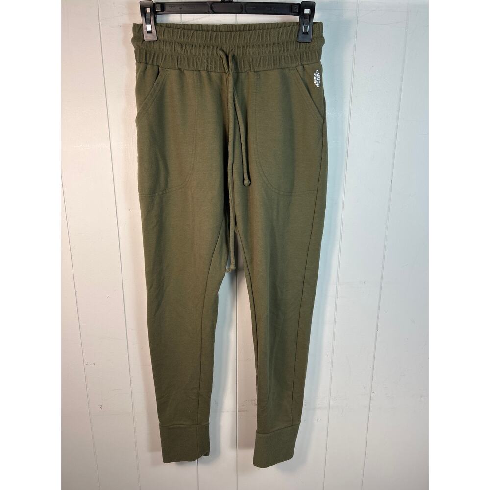 Free People Movement X Revolve Sunny Skinny Sweatpant in Everest Olive. Size S - Picture 4 of 7